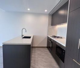 Two bedroom with Harbour Bridge View - Photo 4