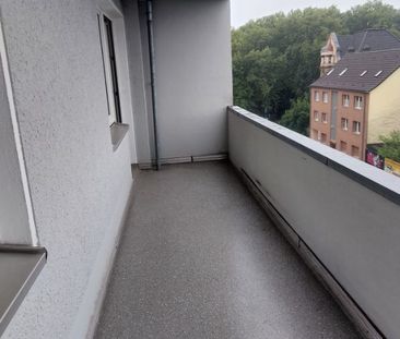 3-Raum-Wohnung in Duisburg-Duissern mit Balkon - Photo 3