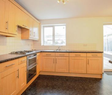 4 bedroom detached house to rent - Photo 1