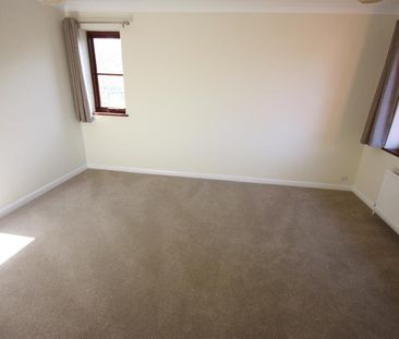 Highclere, Guildford - 1 bedroomProperty for lettings - Seymours - Photo 2
