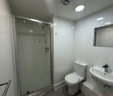 30 Kirkgate, Huddersfield - Photo 1