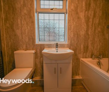 2 bedroom terraced house to rent - Photo 4