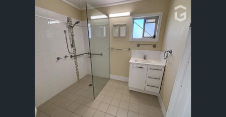 Charming Family Home in the Heart of Town - Photo 5