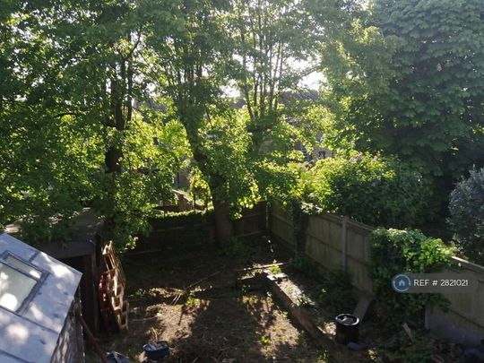 2 bedroom maisonette to rent - Photo 1