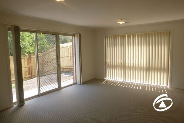 4/12 McClenaghan Place, 3810, Pakenham Vic - Photo 1