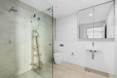 Bright & Sunny Apartment in Brookvale - Photo 4