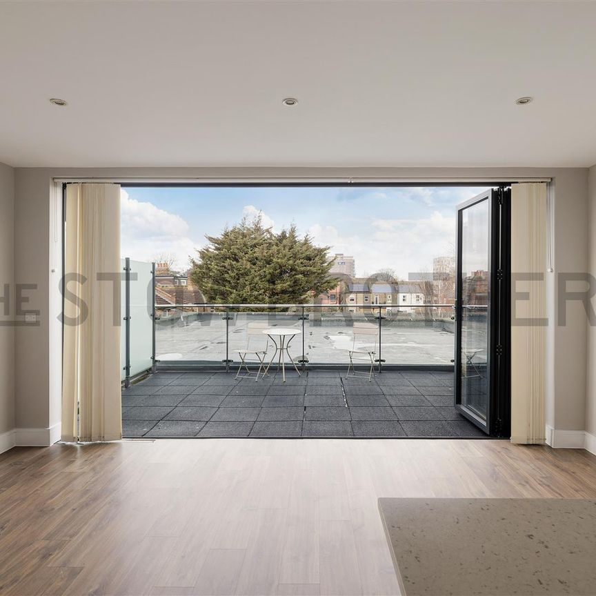 4 Marlowe Road , E17 3HB - Photo 1
