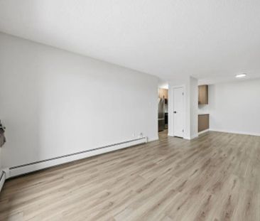 - 2 Bedroom at Alan's Place - Photo 3