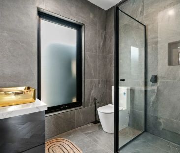 Serenity, Space and Family Comfort in a Leafy Lifestyle Setting - Photo 3