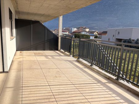 MAGNIFIQUE APPARTEMENT 2.5PCES AU REZ - Photo 3