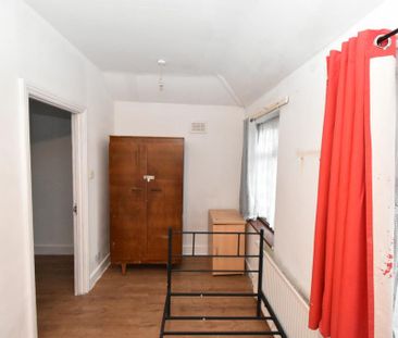 5 bedroom end of terrace house to rent - Photo 6