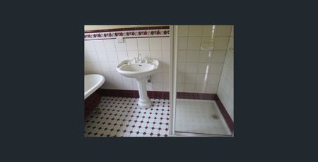 Charming 3 Bedroom Home in the Heart of Preston - Photo 4