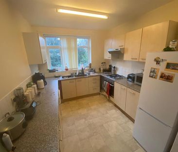 3 bedroom private hall to rent - Photo 6