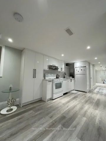 Condo Townhouse For Lease | N9245148 - Photo 4