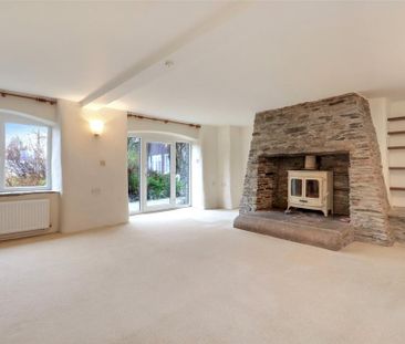 4 bedroom semi-detached house to rent - Photo 1