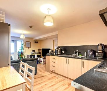 2 bedroom flat to rent - Photo 6