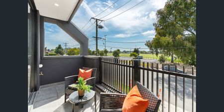Modern Living in Prime Yarraville Location - Photo 4