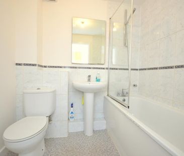 2 bedroom flat to rent - Photo 6