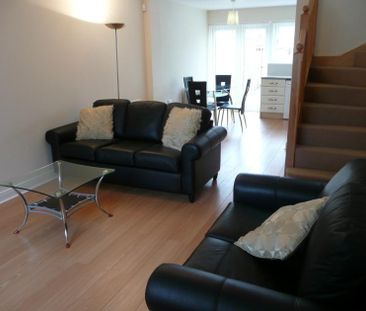 3 bedroom semi-detached house to rent - Photo 1