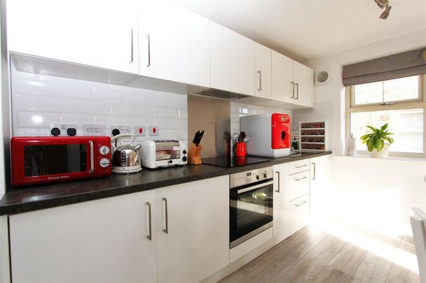 Holts Crest Way, Leeds City Centre, LS12 2AH - Photo 1