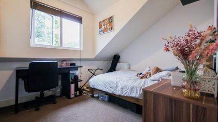 6 bedroom terraced house to rent - Photo 4