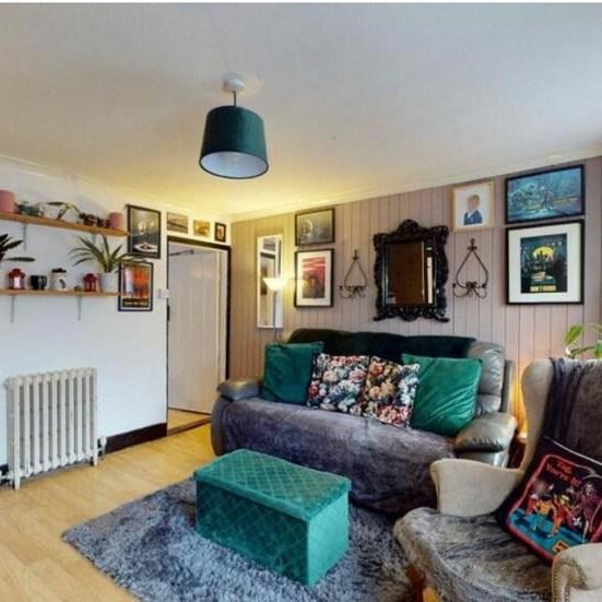 3 bedroom semi-detached house to rent - Photo 1