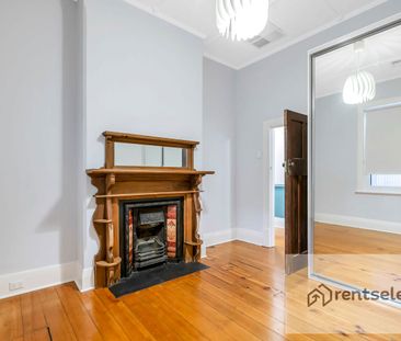 Loads of character and modern upgrades - Photo 3