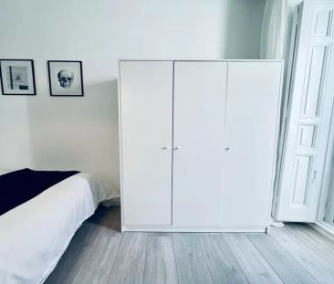 Room in a shared 6-bedroom apartment for rent in Universidad, perfect for professionals and students - Foto 4