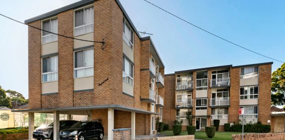 Conveniently Located Two Bedroom - Photo 2