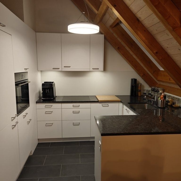 Moderne Dachwohnung mit grossartiger Aussicht - Photo 2