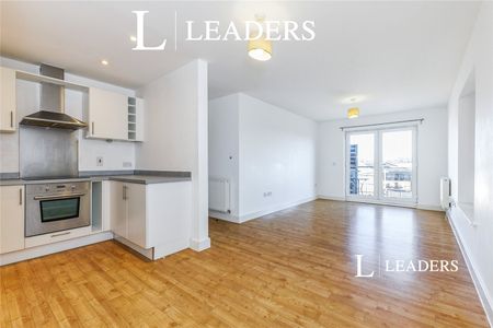 2 bedroom apartment to rent Lindsay Court, Govett Avenue, Shepperton, TW17 - Photo 2