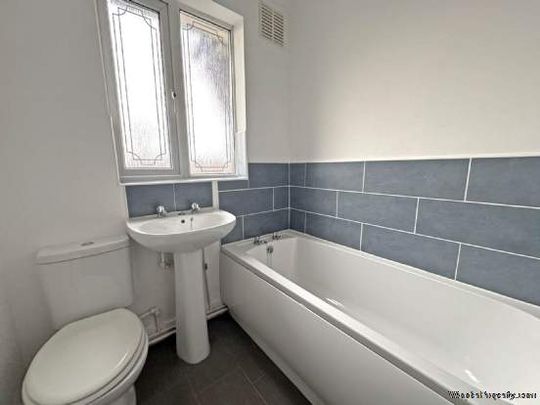 3 bedroom property to rent in Oldham - Photo 1