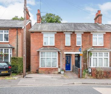 3 bedroom semi-detached house to rent - Photo 2