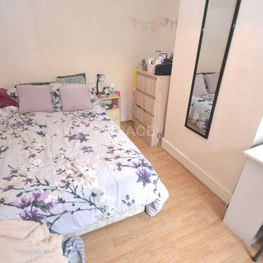 Grange Avenue, Reading, Berkshire, RG6 - Photo 1