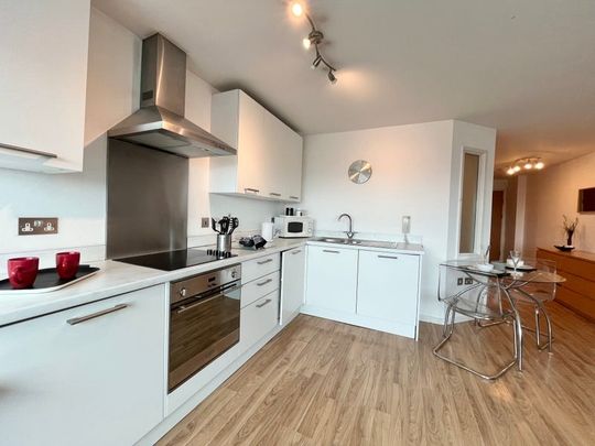 1 Bed Flat, Marco Island, NG1 - Photo 1