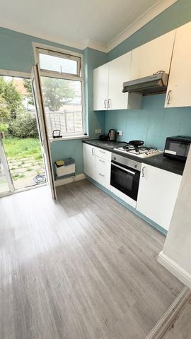 Room in a Shared House, Denzil Road, NW10 - Photo 3