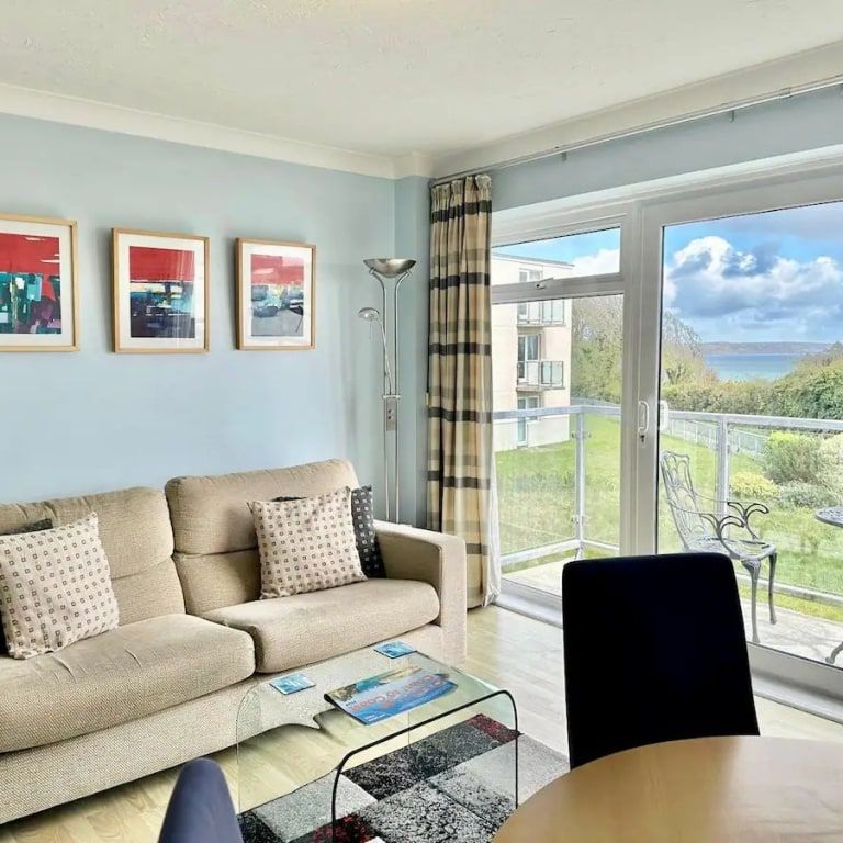 37 Croft Court, Tenby - Photo 1