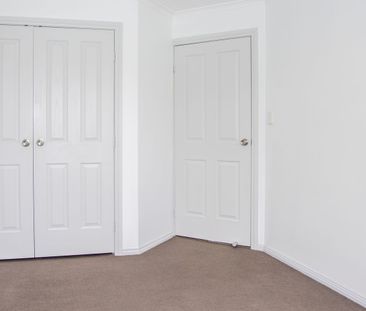 Spacious Family Living! - Photo 1