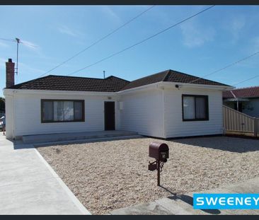 Neat 2 bedroom home - Photo 5