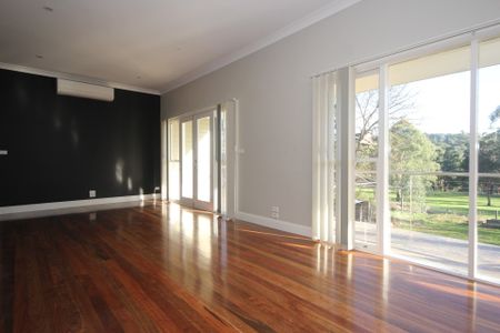 51 Tills Drive, Warrandyte - Photo 2