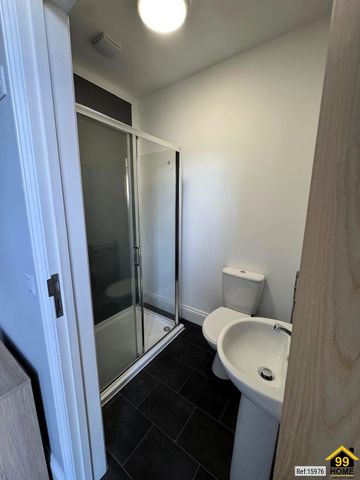 1 bed Penthouse in Commercial Street , Camborne, TR14 8JY - Photo 3