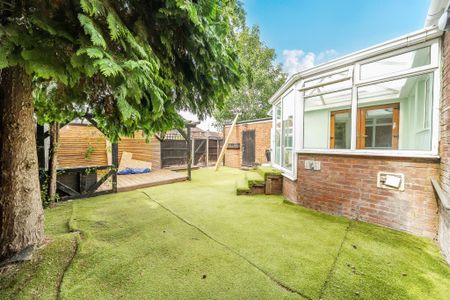 3 bedroom semi-detached house to rent - Photo 4