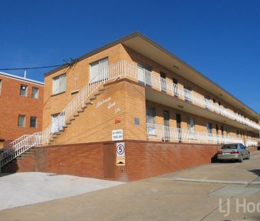 Modern 1 Bedroom Unit - Photo 1