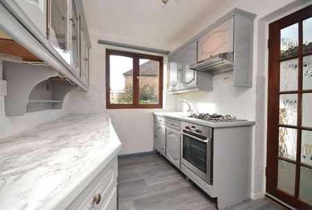 Stanmount Road, St Albans, AL2 - Photo 2