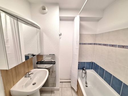 Location Appartement 2 pièces 30m² LES SABLES D OLONNE 85100 - Photo 4