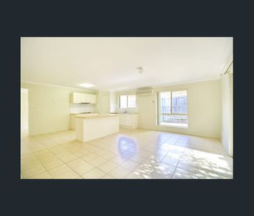 Spacious Four-Bedroom Home with Ensuite, Two Living Areas, Air Cond... - Photo 4