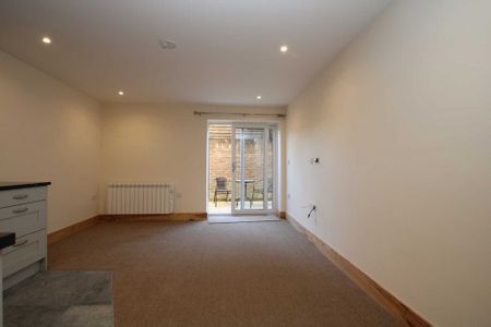 1 bed Flat for rent - Photo 4
