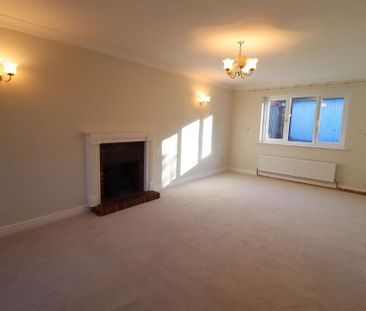 4 bedroom detached house to rent - Photo 4