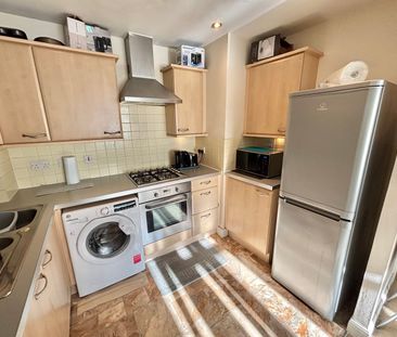 Chaucer Court, East Reach, Taunton - Photo 3