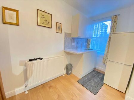 Studio to rent - Photo 4